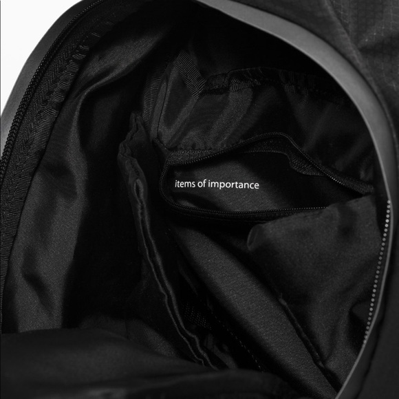 Lululemon Black Fast and Free Backpack 13L - Picture 3 of 6